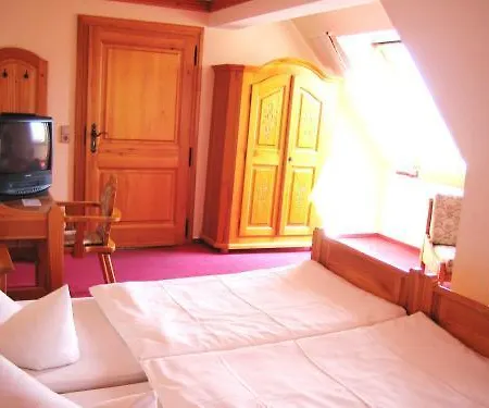 ホテル Schlossblick 3*